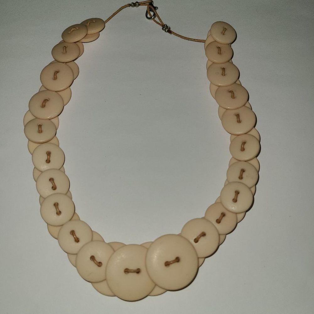 Retro Funky Button Necklace - Picture 7 of 7